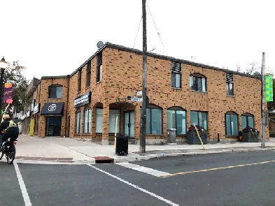 BACHELOR APARTMENT UPTOWN WATERLOO Image# 1