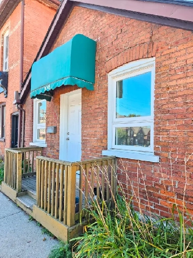 ($1800 newly renovated 2 bedrooms on 1st floor apt.) Image# 1