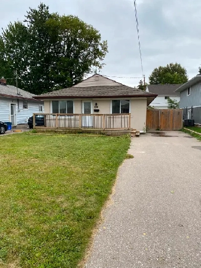 3-Bedroom Detached Home for Rent – for couples, or family Image# 1