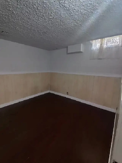 2 room Basement 1400$ All Included Image# 1