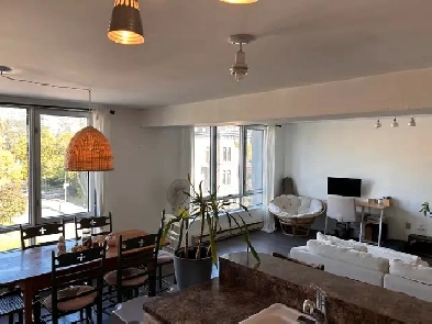 Very nice and Bright big 4 1/2 Square St-Louis Image# 1