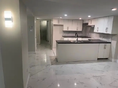 Rosemère GRAND 4 1/2 CHAUFFÉ/ÉCLAIRÉ/RÉNOVÉ Image# 1