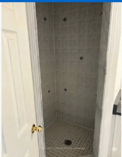 Bright & Spacious 1 Bedroom with one living room Basement fo Image# 1