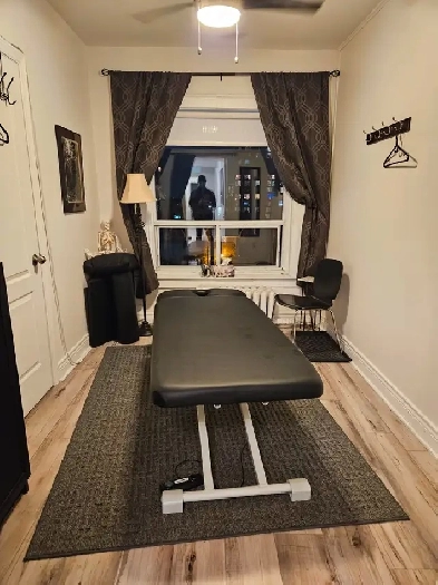 Therapy room for rent in Wellness clinic (Yonge & Bloor) Image# 8