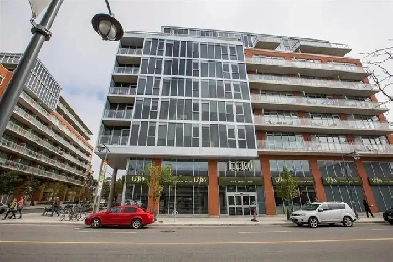 1 Bedroom   Den Condo in Centretown Image# 1