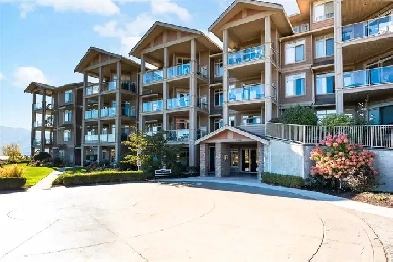 Beautiful 2-Bed Condo with Spectacular Lake & Golf Views Image# 10
