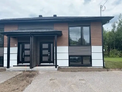 Beau jumelé à louer à pont rouge Image# 1