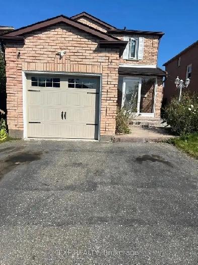 Charming 3-Bedroom Detached Home in Prime Brampton Location Image# 1