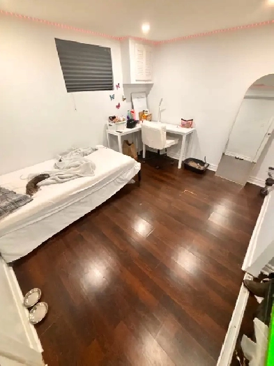 Student Room for sublet - Steps from McMaster University Image# 1