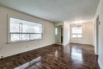 ROOM FOR RENT AT YONGE AND FINCH. FINCH SUBWAY STATION Image# 1