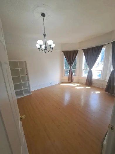 All-Inclusive Bright Spacious 1-Bedroom Apartment Image# 1