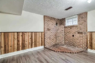 ROOM FOR RENT. YONGE AND FINCH. NEXT TO FINCH SUBWAY STATION Image# 1