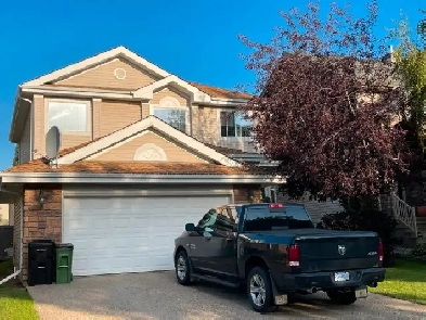 Two Story house for rent in Terwillegar Garden Image# 1