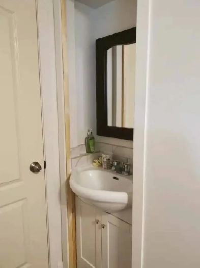 room with private bathroom in urban city,near UBCO, Walmart Image# 7