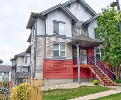 For Rent – Beautiful 3 Bedroom, 2.5 Bath Corner Townhouse | Image# 1