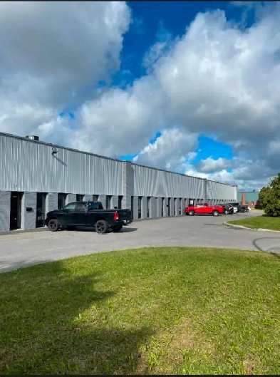 Warehouse / Entrepot A Louer  3200 SQFT St-Laurent Image# 4