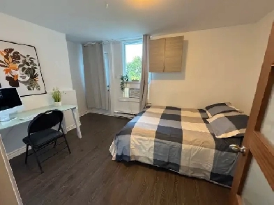 Superbe 4 1/2 rénové situé à 10 min du centre-ville! Image# 1