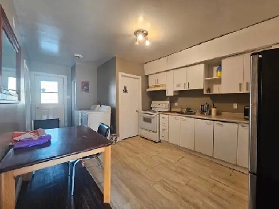 Chambre Tout inclus,Centre Videtron,Centre d'achat Libre Now Image# 1