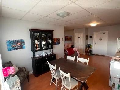 2 bedroom apt heat, hydro and hot water included Image# 1