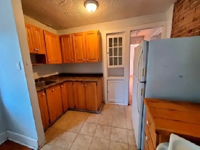 2 Bedroom apt. in Sandy Hill area- Utilities included Image# 1