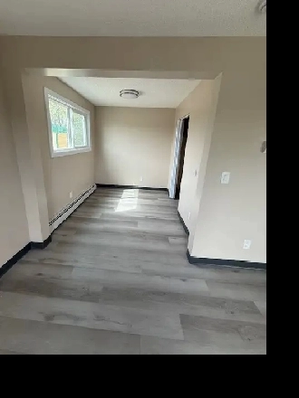 Kingsway/NAIT Bach / Studio Suite in Renovated Building Image# 1