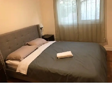 well furnished queen bedroom for rent Image# 1