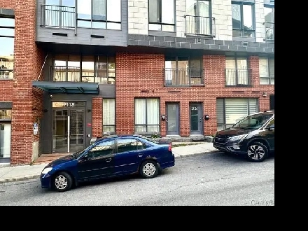 Magnifique loft avec garage au coeur du quartier des spectacles! Image# 1