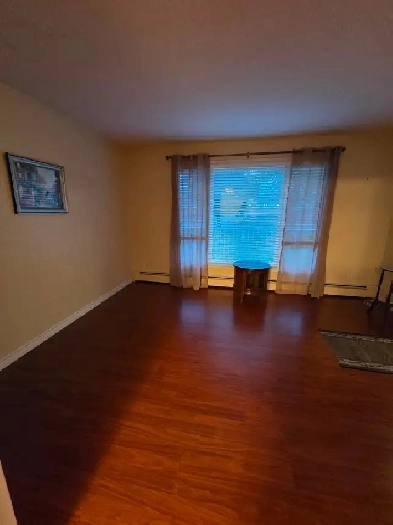 3 Bedroom House for Rent - Nov 1st - Excellent Location! Image# 5