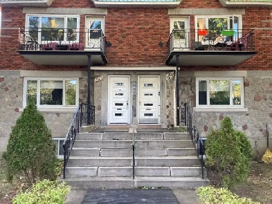 4 1/2  HAUT DE DUPEX - RUE APPLETON FACE AU PARC Image# 1