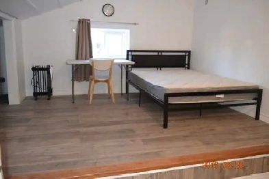 A bachelor on the second floor near Yonge st/Finch Ave. Image# 1