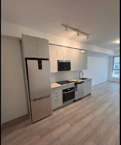 LEASE: 1BR 1WR, Parking Included. Tenant Pays Utilities Image# 1