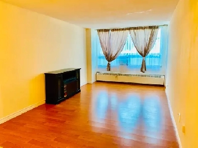 401/KIPLING CONDO RENT $3050 ALL-INCLUSIVE MAIN FLOOR PATIO/BACK Image# 1