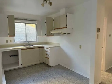 4 1/2 APARTMENT FOR RENT Image# 1