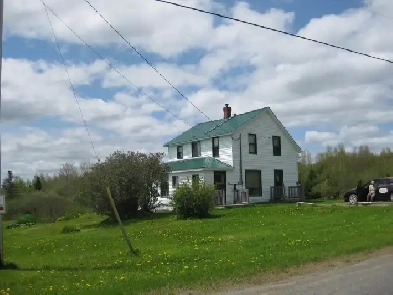 Classic 4 BR Farmhouse  in 50 acres Image# 9