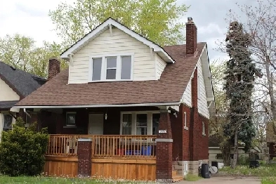 3 2 BR House for Rent | 2 Bath | 2 Parking | Walk to UWindsor, Image# 13