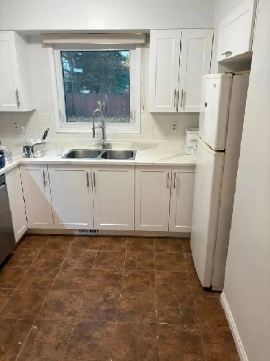 4 bedrooms,2 storeys, 2.5 bathrooms, single garage in Fort Garry Image# 8