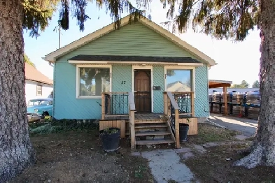 Charming 2-Bedroom Bungalow for Lease in Brantford! Image# 1