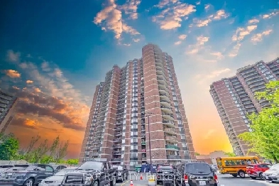 Bright & Stylish 2-Bedroom Condo in a Prime Toronto Location Image# 9