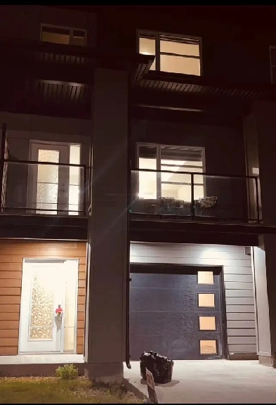 4 bedroom   hottub in Southpointe Image# 1