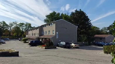 3 bedroom townhouse for rent at Don Mills / Finch Image# 1