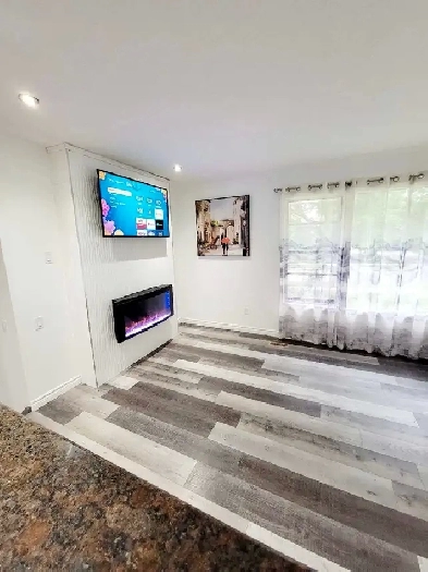 ALL FEMALE UNIT/ 4-MONTH LEASE/ UNIVERSITY STUDENTS Image# 1