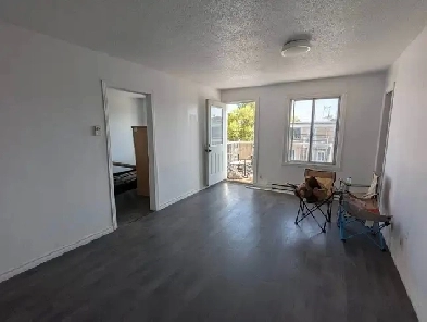 5 1/2 for rent -  Montreal - 3 beds 1 bath - avail immediately Image# 1