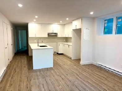 Spacious Modern Condo in Prime Location – 2134-2146 Grand Boul. Image# 1