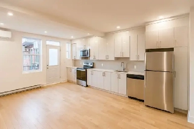 Beautiful 2 Bedroom Apartment In Verdun! Image# 1