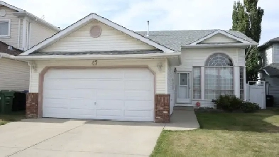 Nice 4 bedroom House in Arbour Lake.  $2750 Image# 1