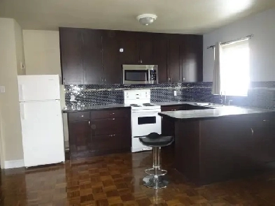 Beltline luxury 1 bedroom apart,prkg, to Ctrain,$1220/m elect Image# 1