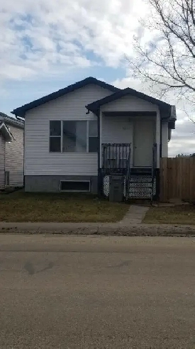 ROOM FOR RENT IN WHITECOURT Image# 1