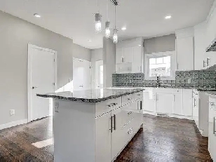 For Rent - 3 Bedroom House in Grovenor West Edmonton Image# 1