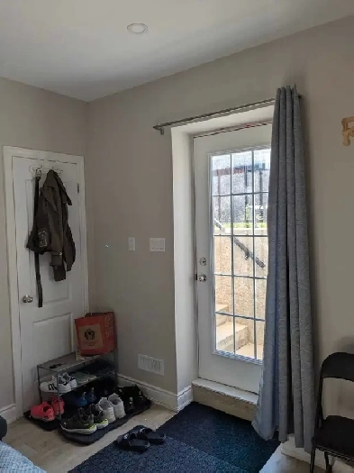 1 Bedroom 9 ft Ceiling Legal Basement for Rent Image# 1