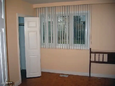 All-Inclusive Bachelor Apt - Steps to York U Bus! Image# 1